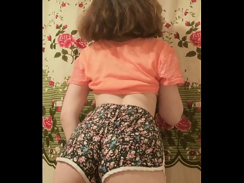 ❤️ Секси младо бебе кое ги соблекува шорцевите пред камера ❤❌ Ебате кај нас ❤